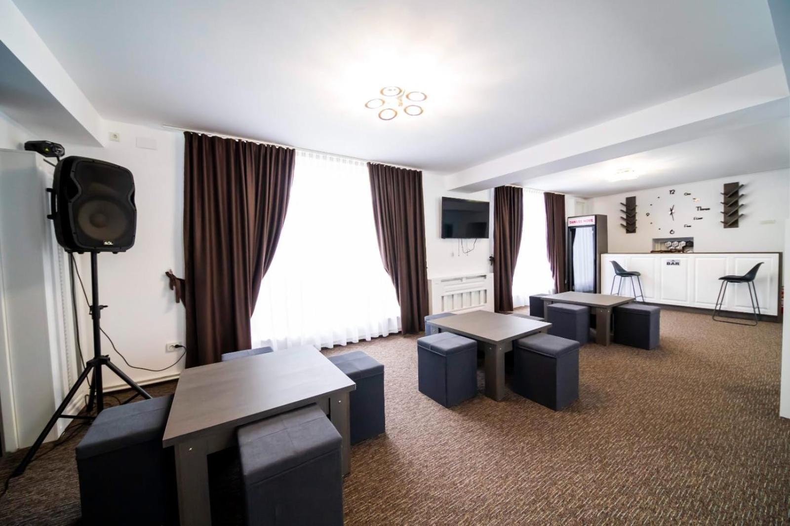 Danube Home Ostrovu Corbului المظهر الخارجي الصورة